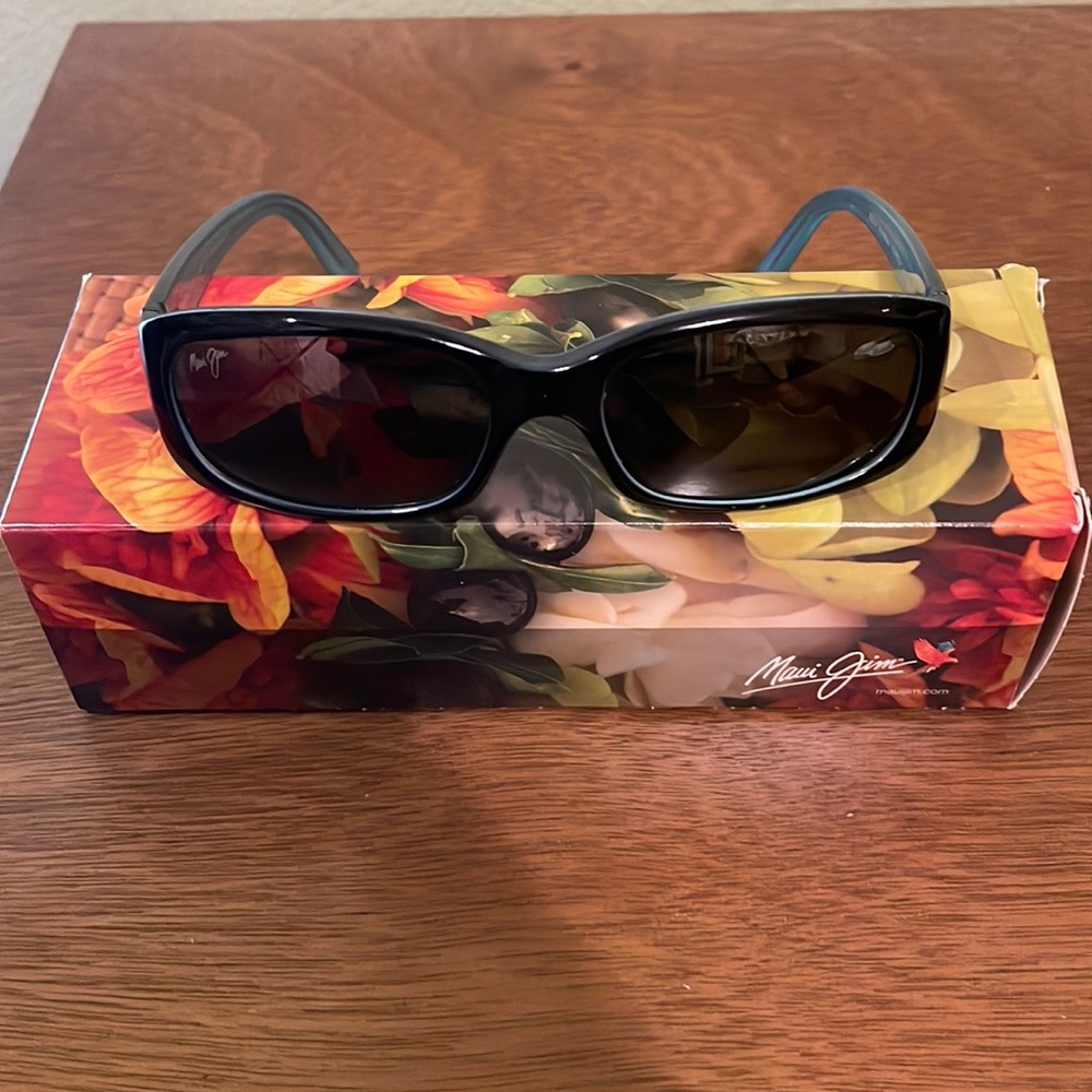 Maui Jim Punchbowl Women’s Sunglasses - Used but in great condition